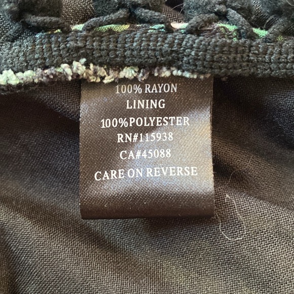 Pineapple Print Shorts in Size L - Picture 4 of 7